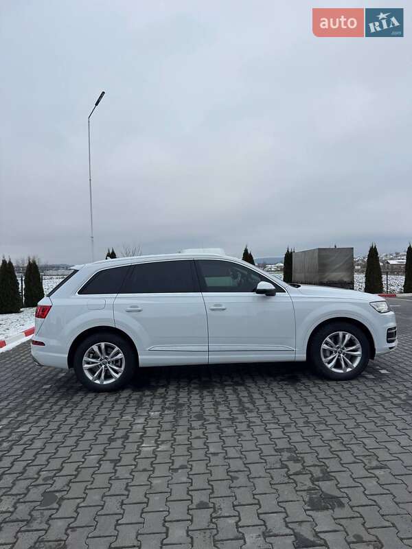 Позашляховик / Кросовер Audi Q7 2018 в Чернівцях
