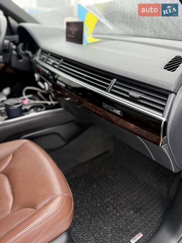 Внедорожник / Кроссовер Audi Q7 2018 в Киеве