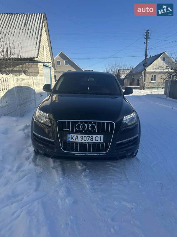 Позашляховик / Кросовер Audi Q7 2011 в Житомирі