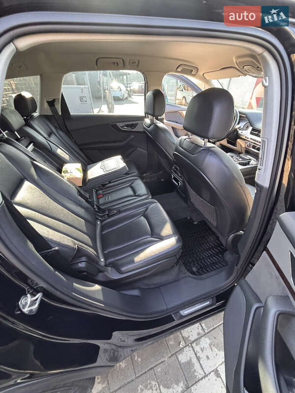 Внедорожник / Кроссовер Audi Q7 2015 в Виноградове