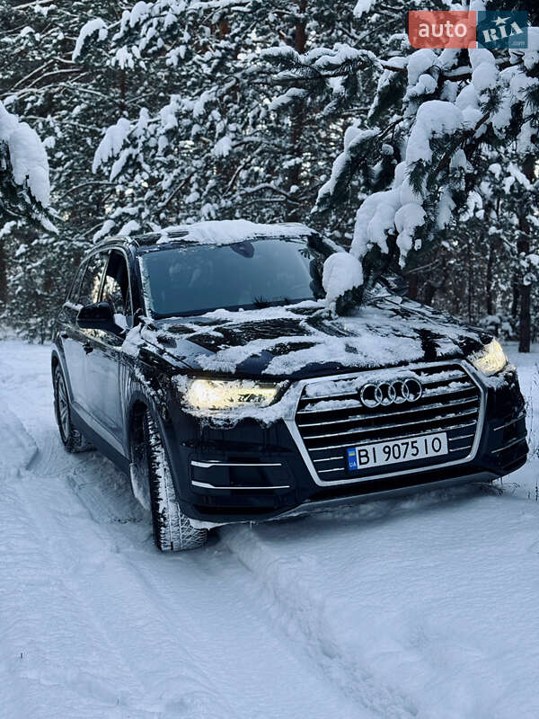 Внедорожник / Кроссовер Audi Q7 2018 в Горишних Плавнях