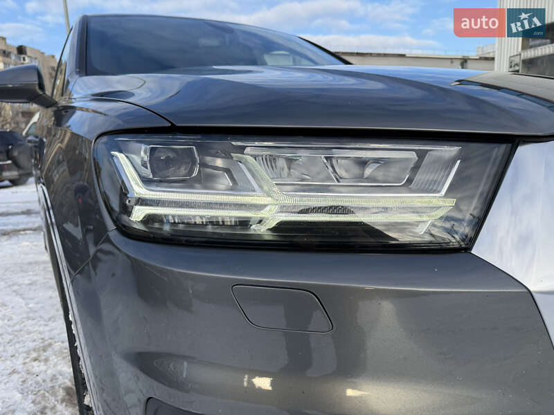Внедорожник / Кроссовер Audi Q7 2017 в Киеве