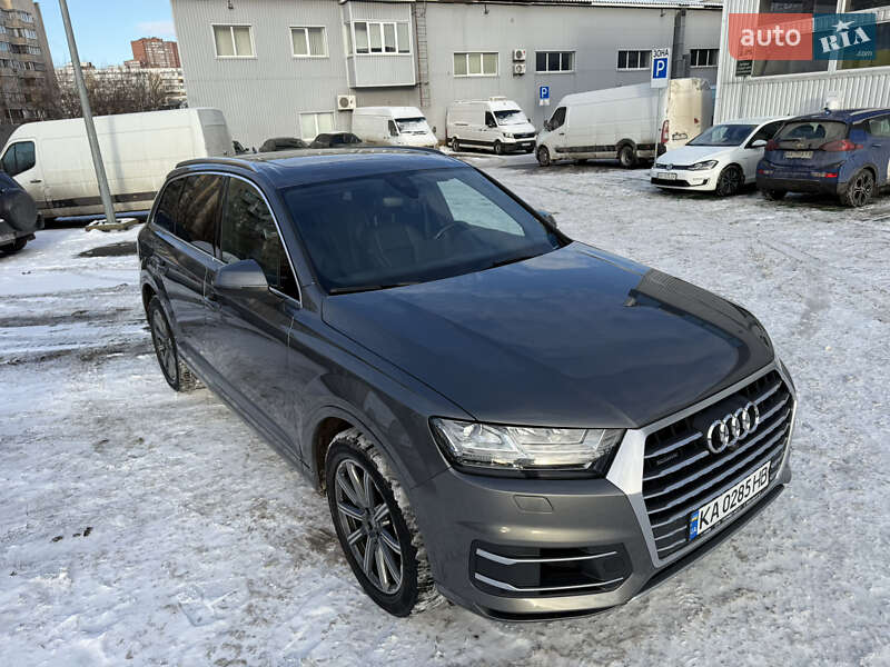Внедорожник / Кроссовер Audi Q7 2017 в Киеве