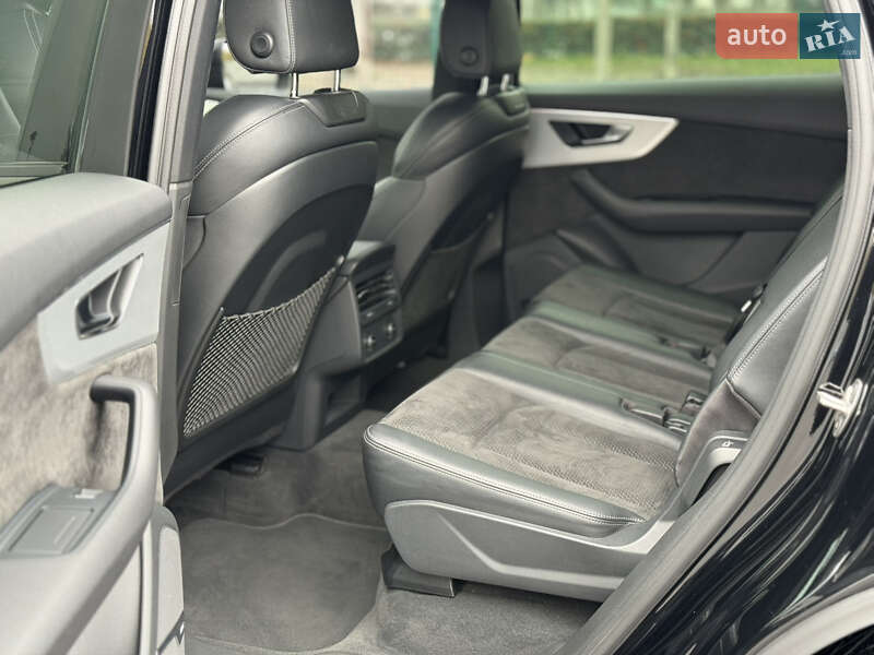 Внедорожник / Кроссовер Audi Q7 2020 в Днепре