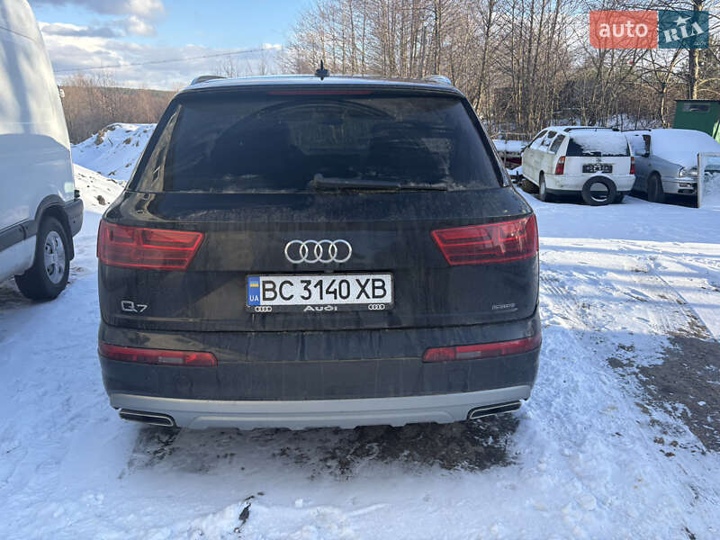Внедорожник / Кроссовер Audi Q7 2017 в Новояворовске