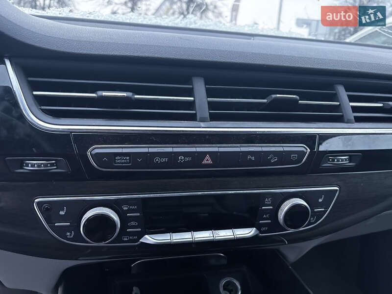 Внедорожник / Кроссовер Audi Q7 2018 в Стрые