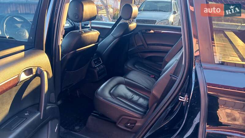 Внедорожник / Кроссовер Audi Q7 2015 в Новояворовске