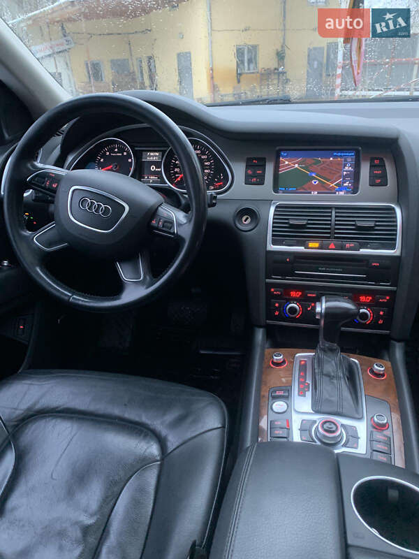 Позашляховик / Кросовер Audi Q7 2015 в Львові