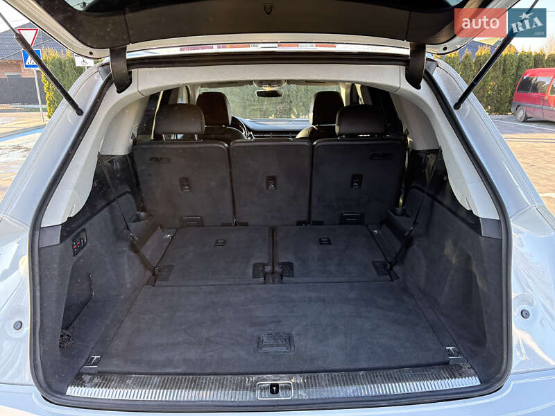 Позашляховик / Кросовер Audi Q7 2015 в Луцьку