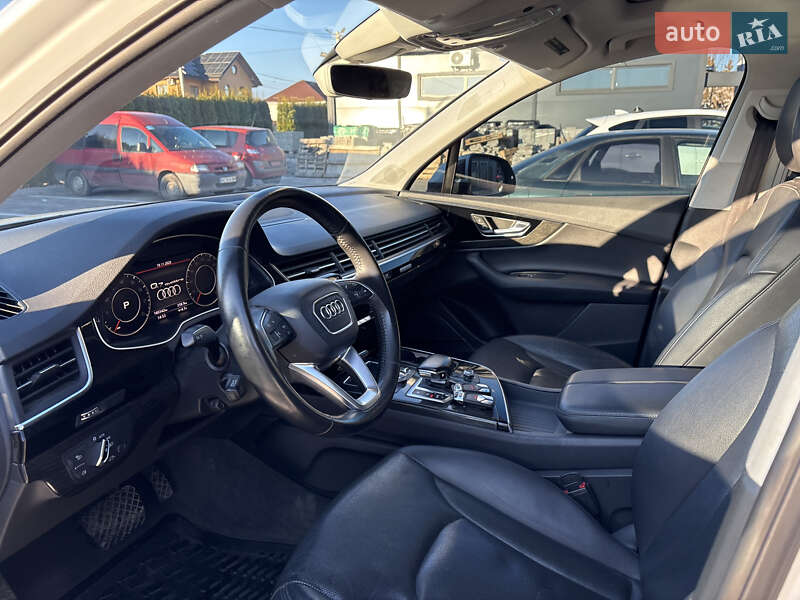 Позашляховик / Кросовер Audi Q7 2015 в Луцьку