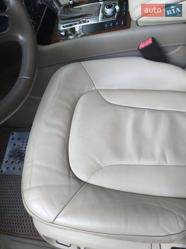 Позашляховик / Кросовер Audi Q7 2012 в Полтаві