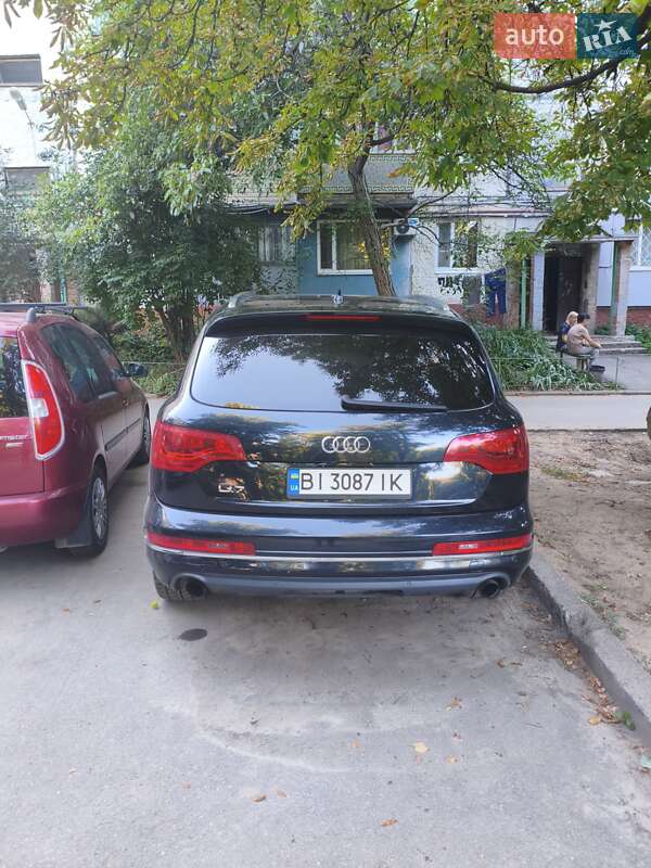 Позашляховик / Кросовер Audi Q7 2012 в Полтаві