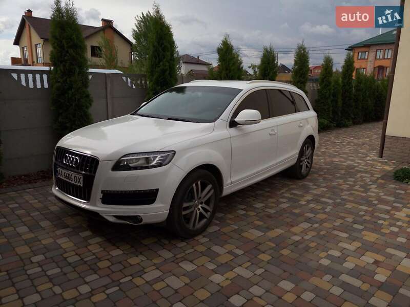 Позашляховик / Кросовер Audi Q7 2010 в Києві