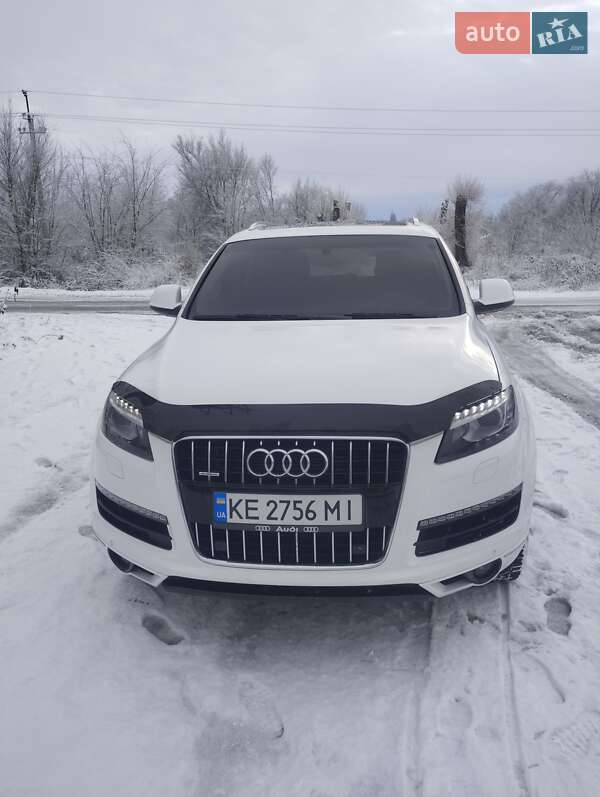 Внедорожник / Кроссовер Audi Q7 2012 в Синельниково