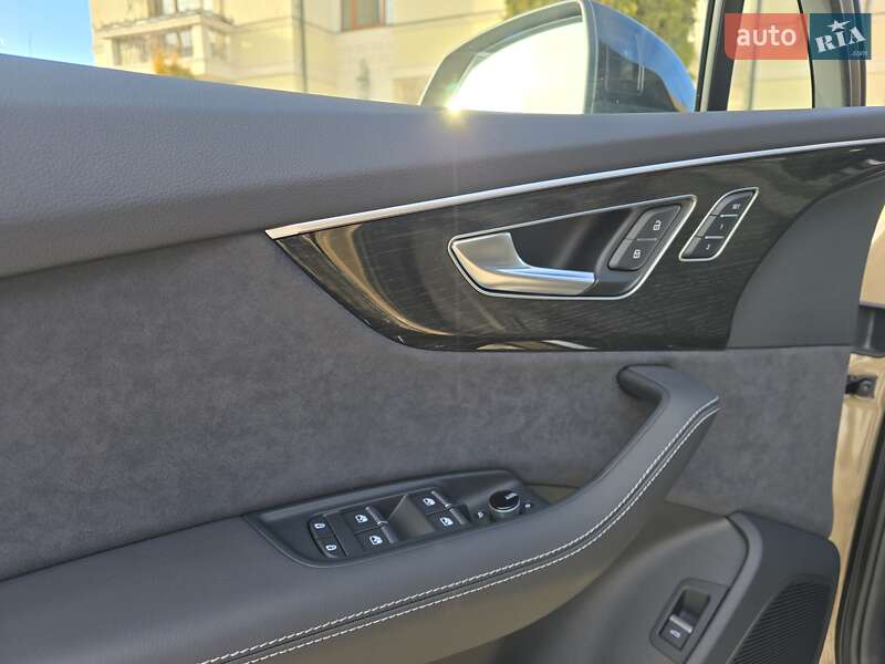 Позашляховик / Кросовер Audi Q7 2025 в Львові фото 17 Позашляховик / Кросовер Audi Q7 2025 в Львові