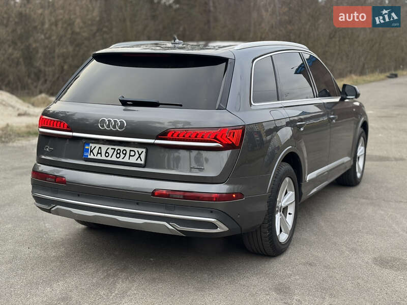 Внедорожник / Кроссовер Audi Q7 2020 в Киеве