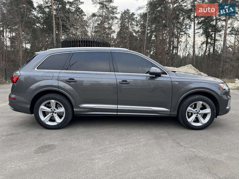 Внедорожник / Кроссовер Audi Q7 2020 в Киеве