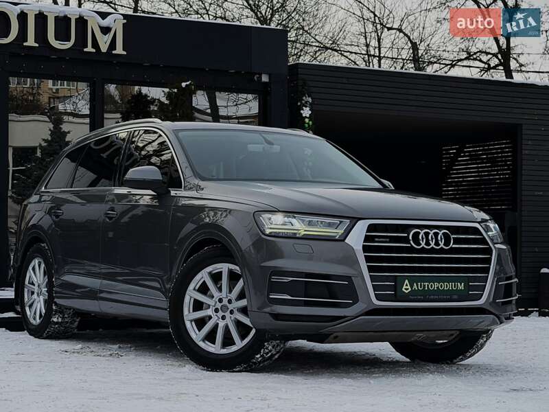 Внедорожник / Кроссовер Audi Q7 2015 в Киеве