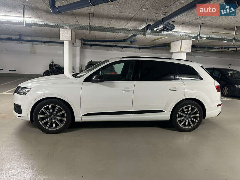 Внедорожник / Кроссовер Audi Q7 2019 в Киеве