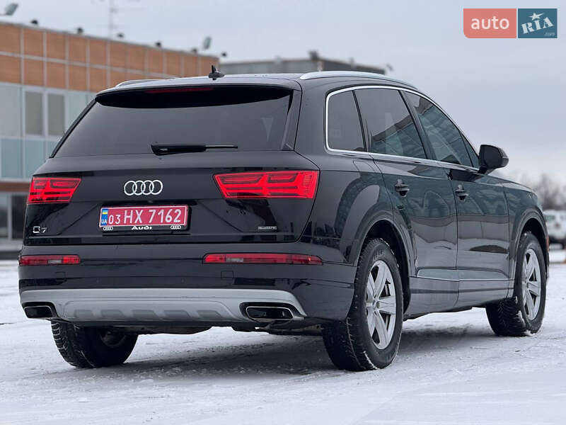 Позашляховик / Кросовер Audi Q7 2017 в Києві