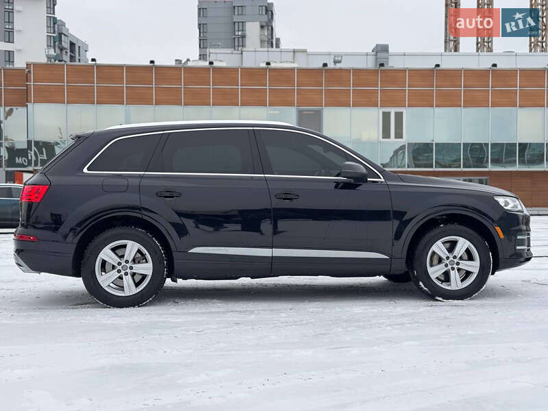 Позашляховик / Кросовер Audi Q7 2017 в Києві
