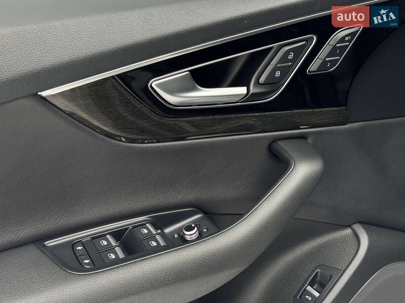 Позашляховик / Кросовер Audi Q7 2017 в Києві