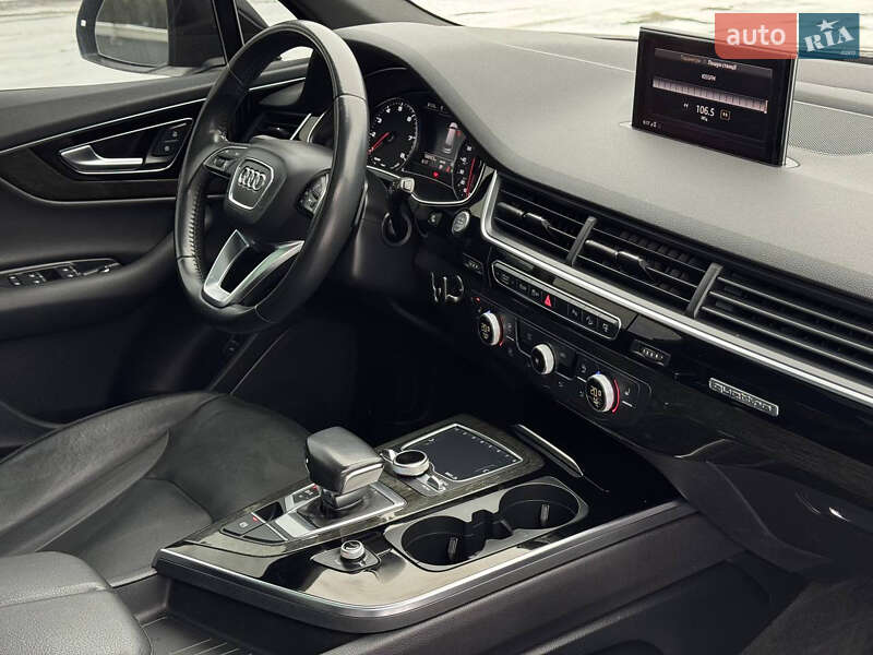 Позашляховик / Кросовер Audi Q7 2017 в Києві