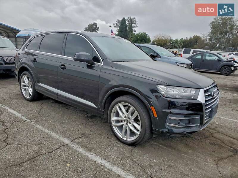 Внедорожник / Кроссовер Audi Q7 2017 в Ровно