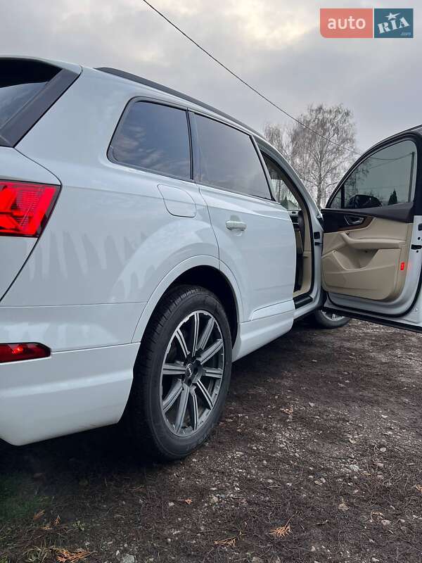 Внедорожник / Кроссовер Audi Q7 2016 в Броварах