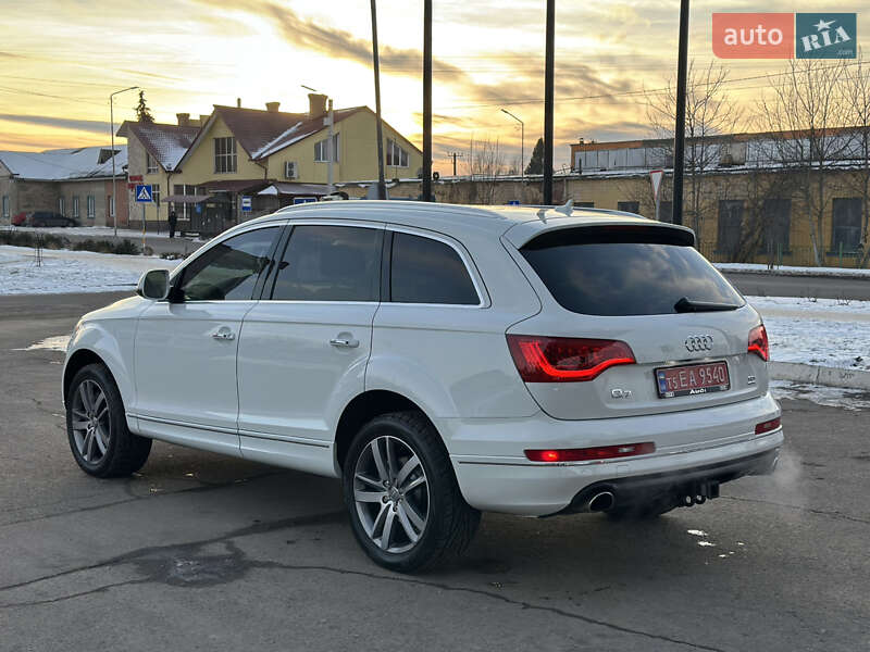 Позашляховик / Кросовер Audi Q7 2014 в Дубні