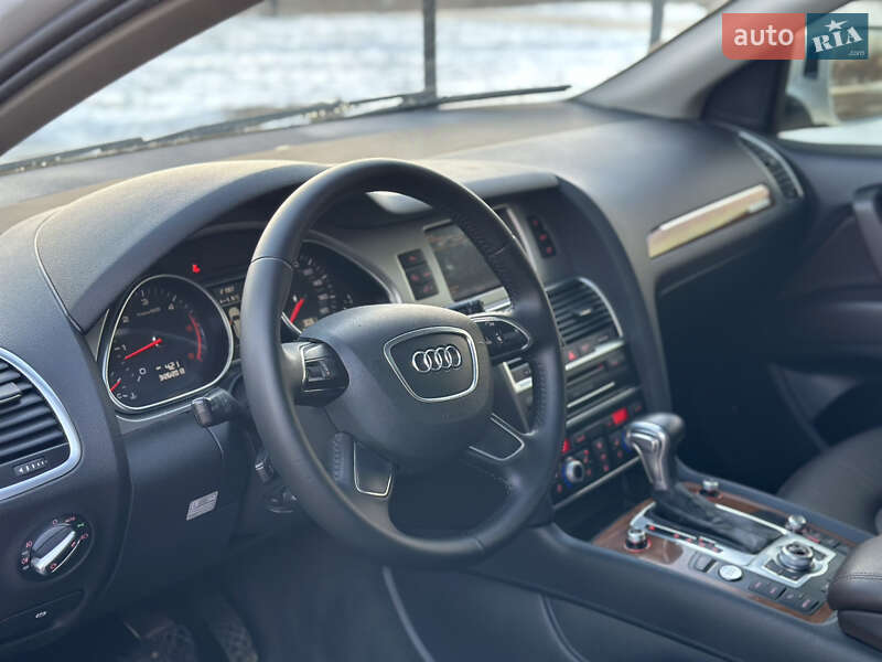 Позашляховик / Кросовер Audi Q7 2014 в Дубні