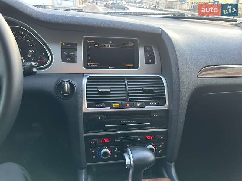 Позашляховик / Кросовер Audi Q7 2014 в Дубні