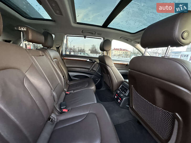 Позашляховик / Кросовер Audi Q7 2014 в Дубні