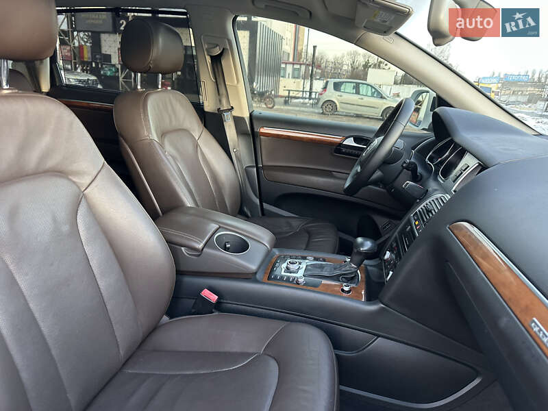 Позашляховик / Кросовер Audi Q7 2014 в Дубні