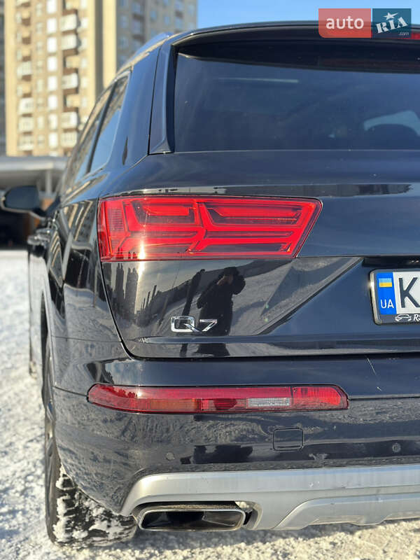 Внедорожник / Кроссовер Audi Q7 2017 в Киеве