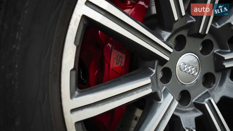 Позашляховик / Кросовер Audi Q7 2017 в Києві фото 15 Позашляховик / Кросовер Audi Q7 2017 в Києві