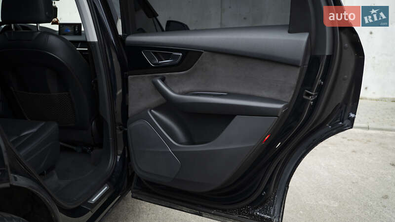 Позашляховик / Кросовер Audi Q7 2017 в Києві фото 33 Позашляховик / Кросовер Audi Q7 2017 в Києві