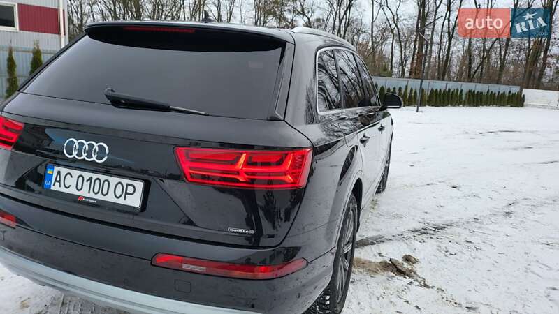 Внедорожник / Кроссовер Audi Q7 2016 в Луцке