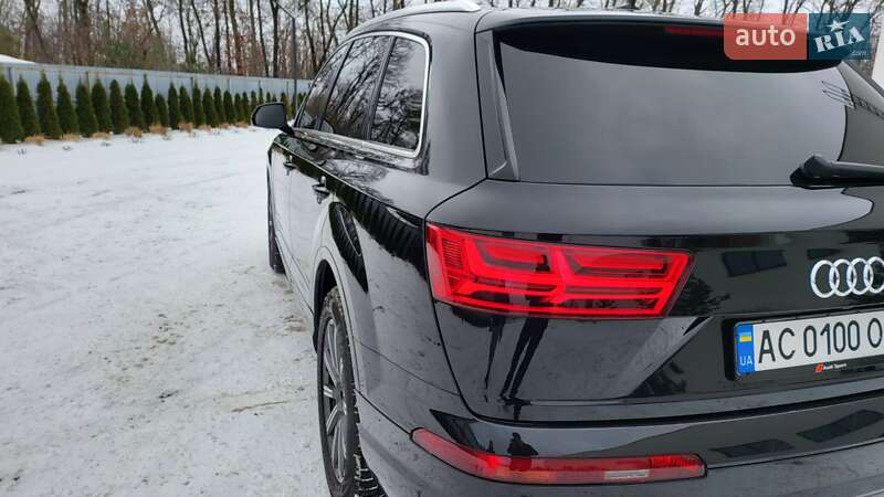 Внедорожник / Кроссовер Audi Q7 2016 в Луцке