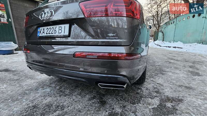 Внедорожник / Кроссовер Audi Q7 2016 в Киеве