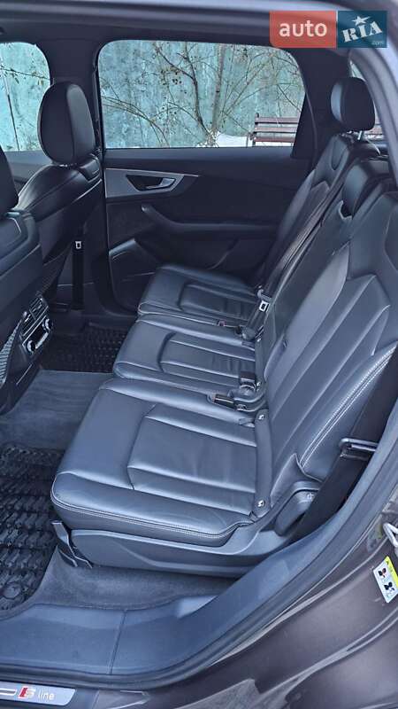 Внедорожник / Кроссовер Audi Q7 2016 в Киеве