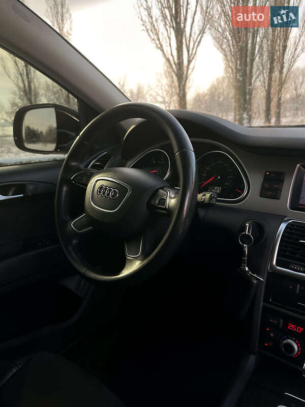 Внедорожник / Кроссовер Audi Q7 2013 в Кременчуге