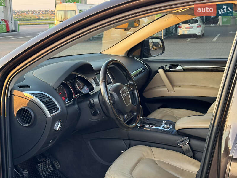 Позашляховик / Кросовер Audi Q7 2011 в Рівному