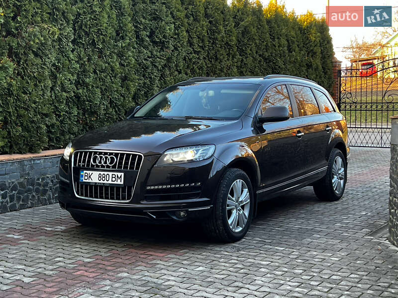 Позашляховик / Кросовер Audi Q7 2011 в Рівному