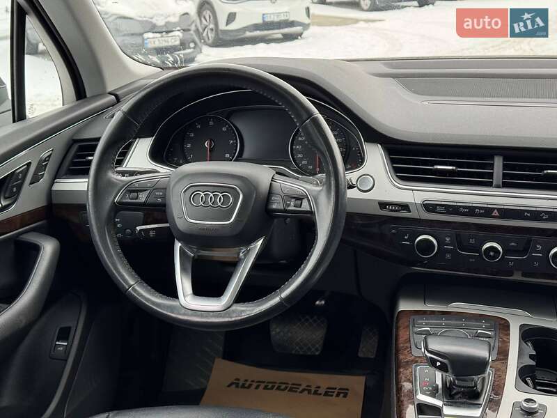 Внедорожник / Кроссовер Audi Q7 2017 в Каменец-Подольском
