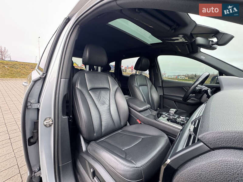 Позашляховик / Кросовер Audi Q7 2017 в Стрию