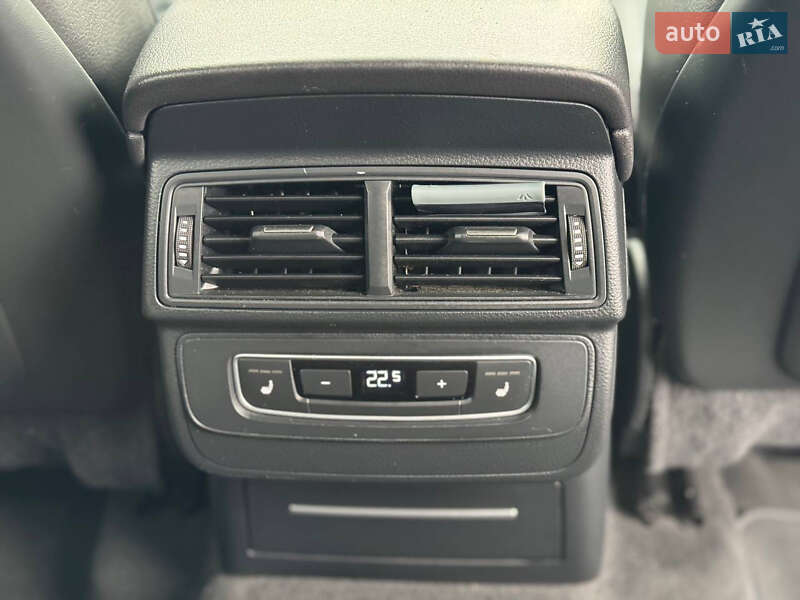 Позашляховик / Кросовер Audi Q7 2017 в Стрию