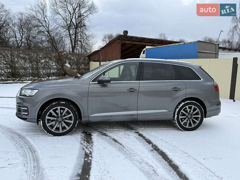 Внедорожник / Кроссовер Audi Q7 2017 в Стрые