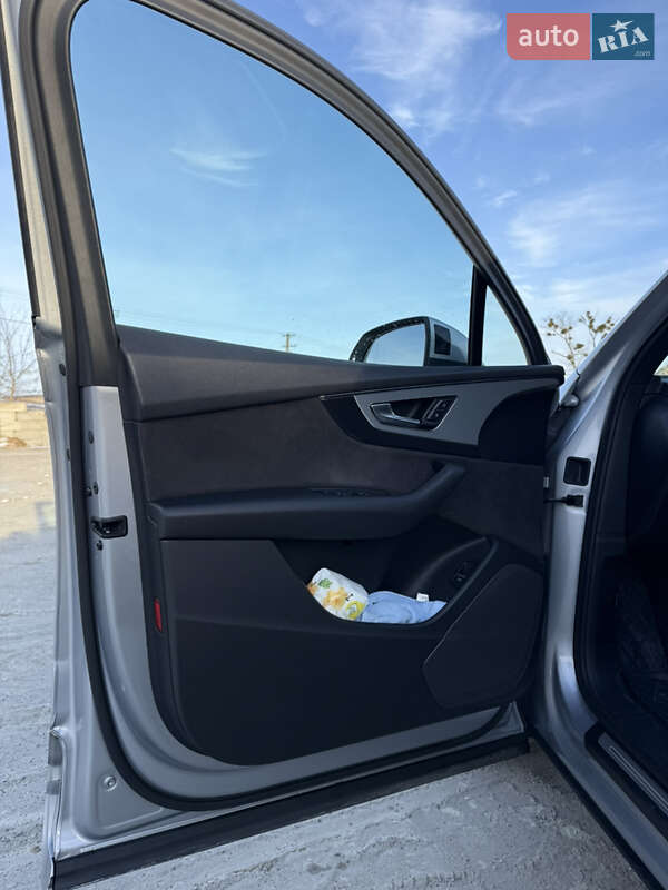 Внедорожник / Кроссовер Audi Q7 2017 в Куликове