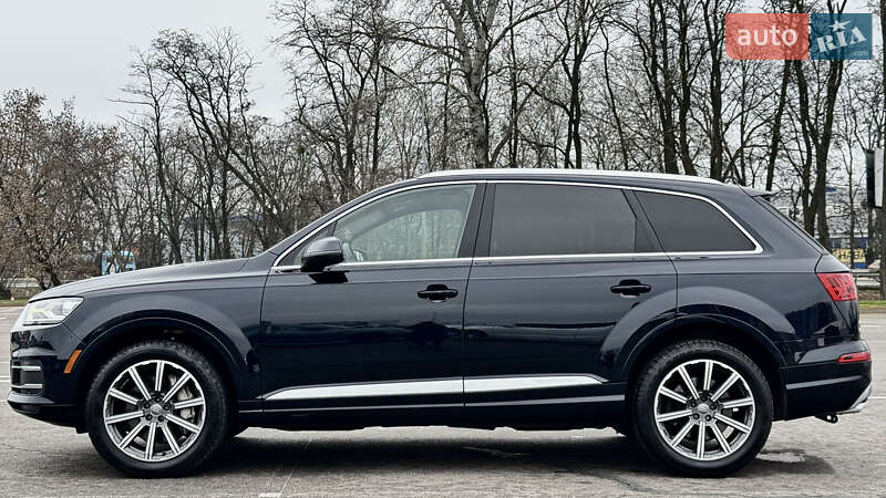 Позашляховик / Кросовер Audi Q7 2017 в Києві
